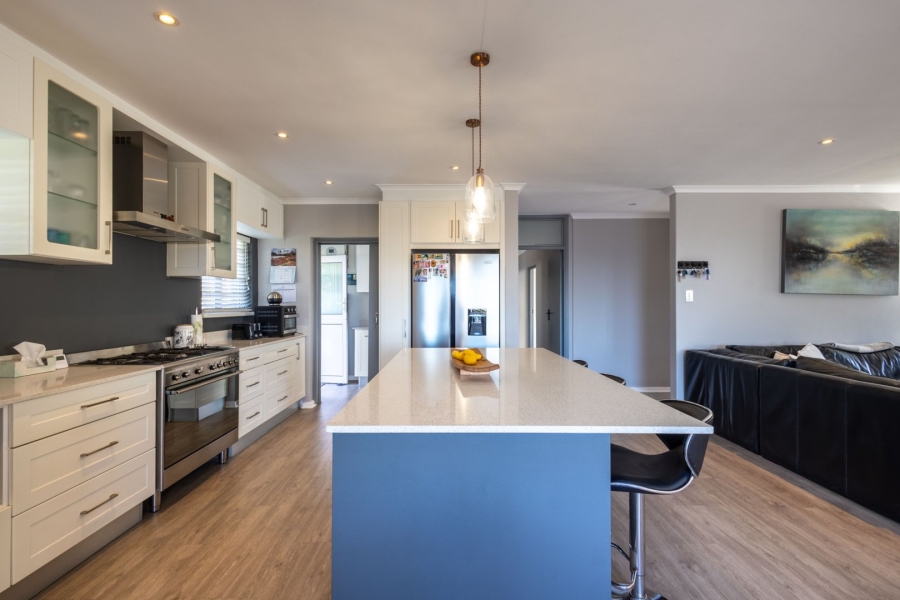 5 Bedroom Property for Sale in Upper Robberg Western Cape
